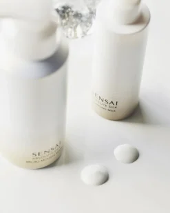 Absolute Silk Micro Mousse Wash
