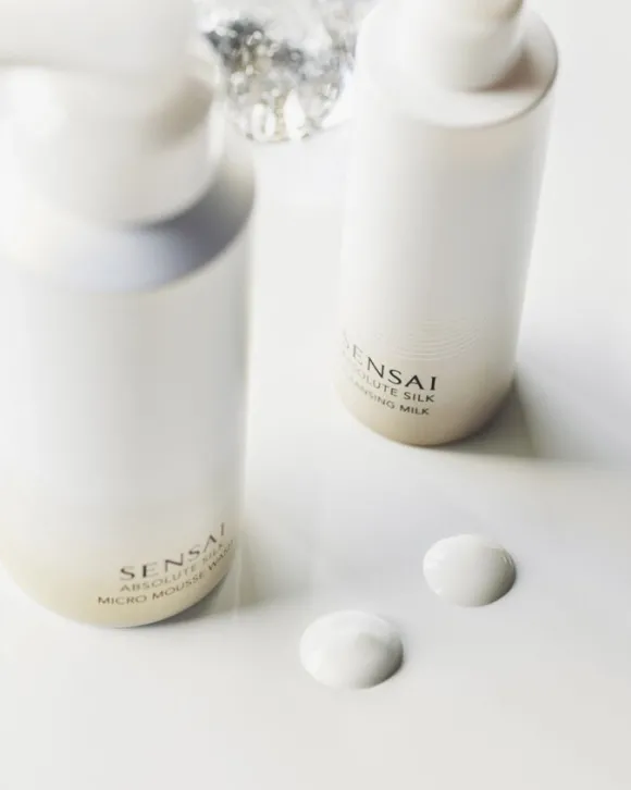 Absolute Silk Micro Mousse Wash