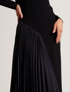 BELVIEE Long Sleeve Knit Midi Dress