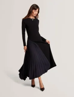BELVIEE Long Sleeve Knit Midi Dress