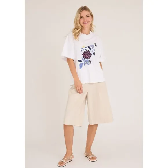Best Botanic Tee