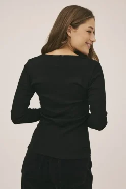Cilla 16 V-halset bluse - 100% merino wool RWS