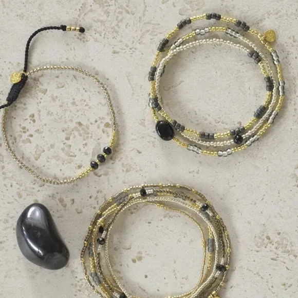 Decent Black Onyx Bracelet GC