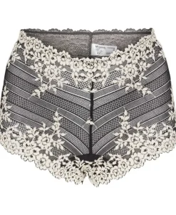 Embrace lace boy short