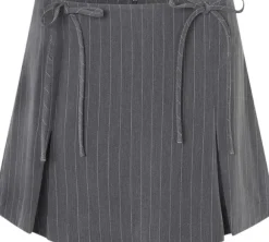EmiliaMD bow skirt