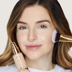 Face Tape- Foundation med mat finish