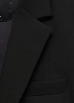 Fitted suit jacket
