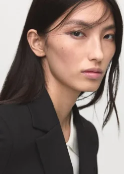 Fitted suit jacket