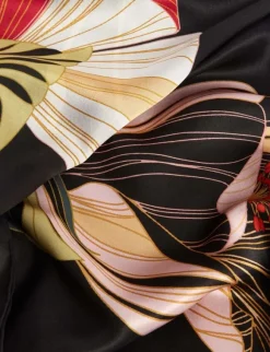 FLAIIR Floral Swirl Print Long Silk