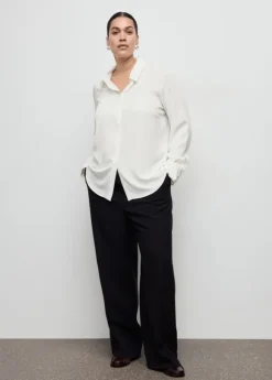 Fluid long-sleeved blouse