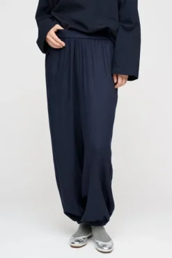 free pants silky