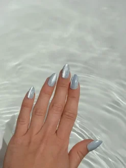 Glacier Blue - Reusable Instant Press-on Manicure