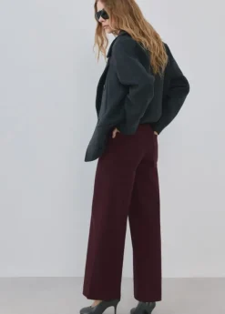 High-waisted wide leg jeans with st