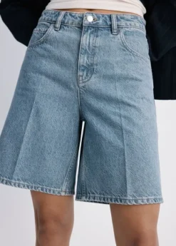 High-waist straight-fit denim short