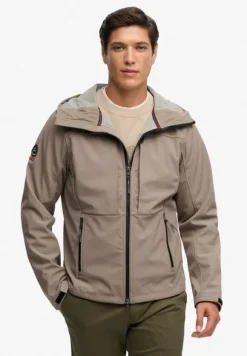 HOODED SOFTSHELL TREKKER JKT