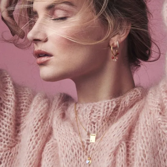 Hoops, Flora