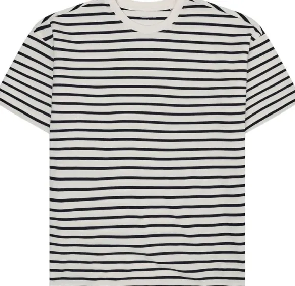 Loose striped t-shirt