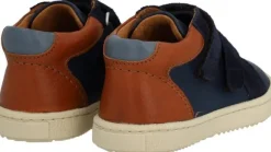Mid-cut sneaker