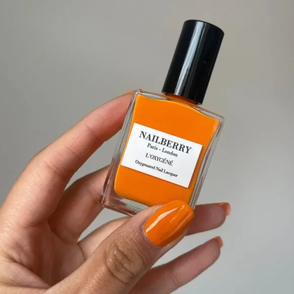 NAILBERRY Spontaneous