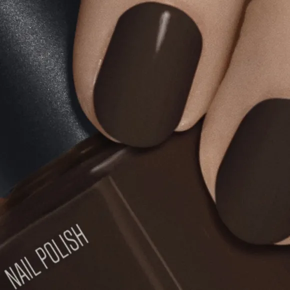 Nail Polish Raisin Black