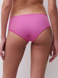Norah Chic Covering Shorty