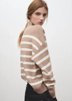 Oversized striped turtleneck sweate