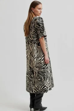 Pranni Dress