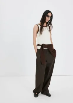 Scalloped edge tops
