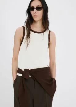Scalloped edge tops