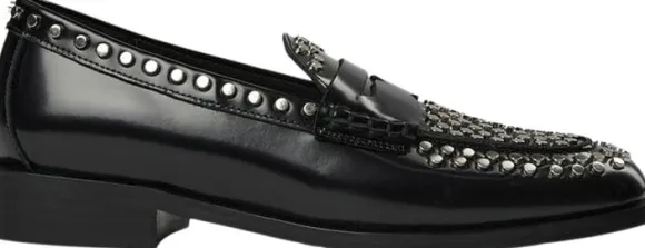 Shoe rivet