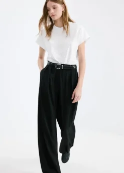 Short-sleeved cotton t-shirt