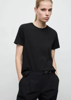 Short-sleeved cotton t-shirt