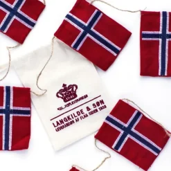 Stor flagranke med 10 Norske flag