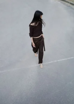 Straight-leg trousers with detachab