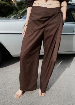 Straight-leg trousers with detachab