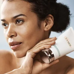 The Essence Foaming Cleanser Face Wash