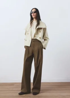Trousers with belt loops